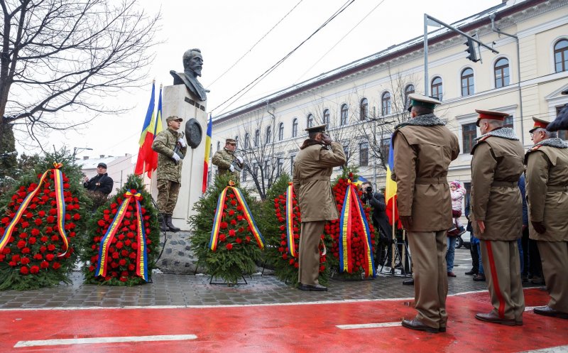 Mica Unire. Hora Unirii şi ceremonial militar la statuia lui Cuza din Cluj