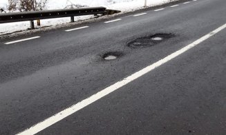 Sute de gropi împânzesc Clujul. Cele mai afectate drumuri și soluția autorităților pentru acestea