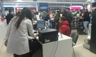 Clujenii au “rupt porțile” Media Galaxy. Câte 2-3 televizoare de om