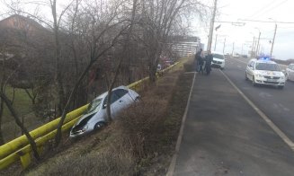 Accident la IRA. O mașină a sărit din plin peste pod
