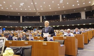 Boc cere mai mulţi bani de la Bruxelles pentru studenţii Erasmus şi artişti