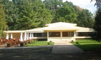 Renaște Campingul Făget. Va avea două piscine și centru spa. Cine l-a cumpărat
