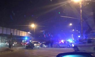 Accident grav pe Paris. Două tinere au ajuns la spital