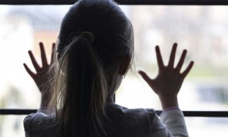 Peste 1.000 de copii din Cluj au părinţii plecaţi în străinătate. Statistica naţională este dezastruoasă