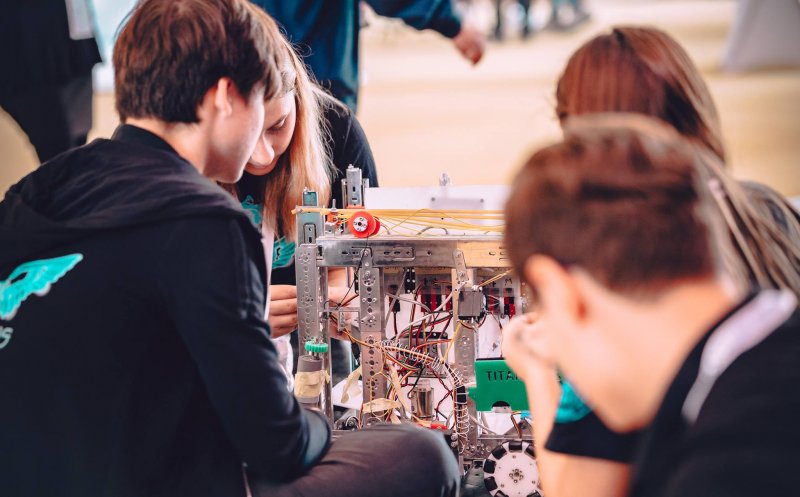 Competiție de robotică la Cluj