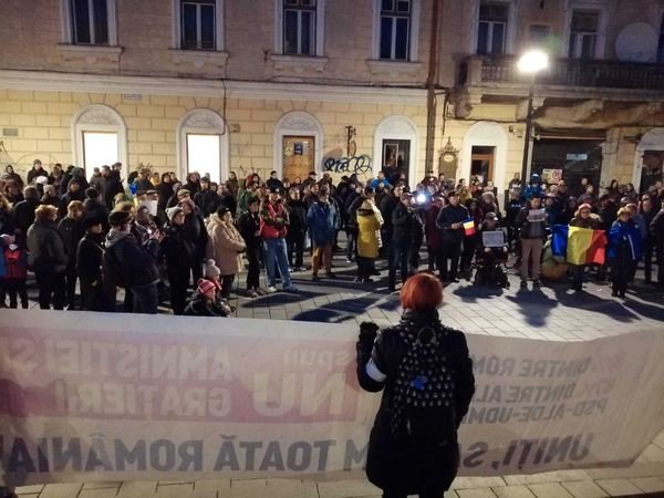 Un nou protest anti PSD la Cluj. Un violonist a interpretat imnul României