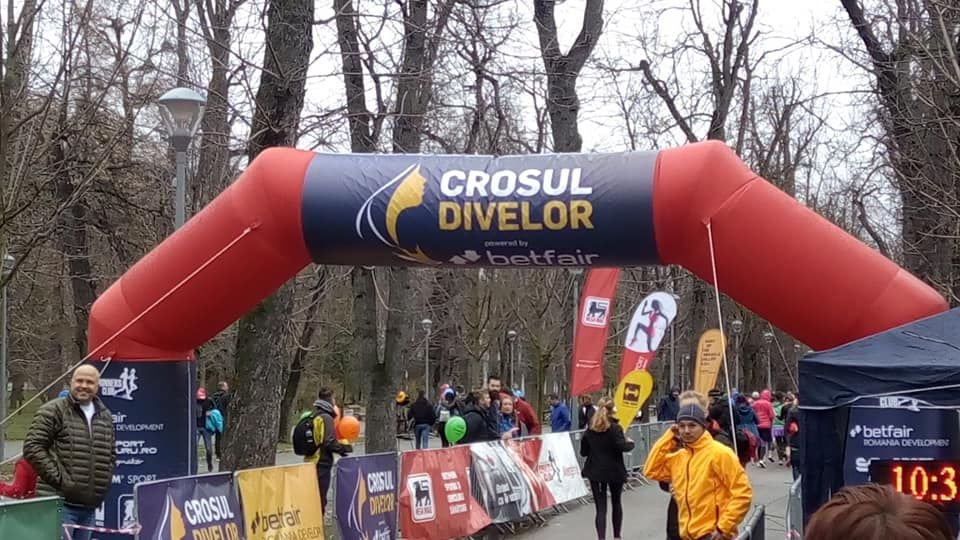800 de alergătoare în Parcul Central, la Crosul Divelor