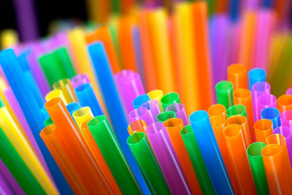 UE a votat! Plasticul de unică folosință, interzis. "Este doar începutul"