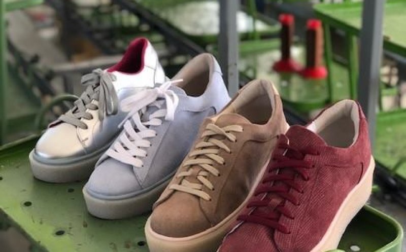 Clujana se reinventează: modele moderne sport, disponibile online. Vezi preţurile