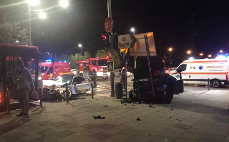 Accident lângă podul Garibaldi: 5 răniţi, între care 3 pietoni. Un şofer a trecut pe roşu