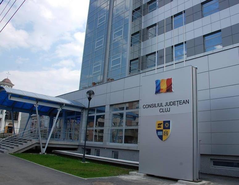 Topul salariilor din Consiliul Județean Cluj în 2019.  Paznic - 2.900 lei, directori - 9.700 lei. Cât câştigă Alin Tişe