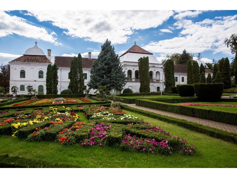 Cu cât îți cumperi un castel în Transilvania