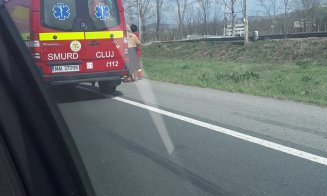 Accident cu două maşini şi un camion, lângă Cluj. Se aglomerează