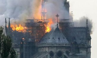 Cel mai vizitat monument istoric din Europa cuprins de un incendiu puternic