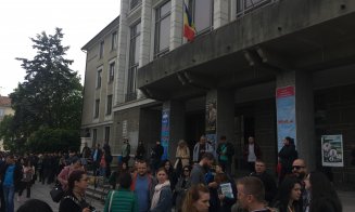 Protestatarii au ajuns la CCS: "#Veorica, nu uita, Clujul sigur nu te vrea!"