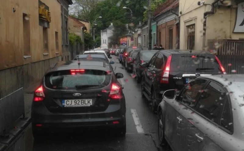 Altă ploaie, aceeași poveste! Traficul din Cluj, blocat de dimineață