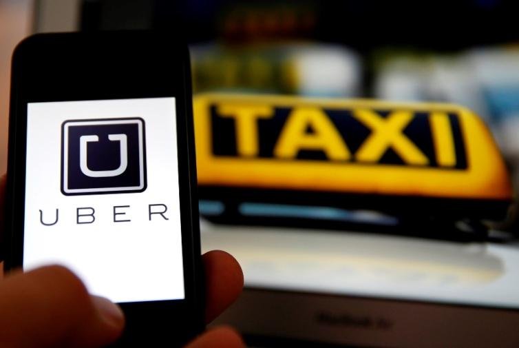 Uber şi Taxify, interzise de AZI în România!
