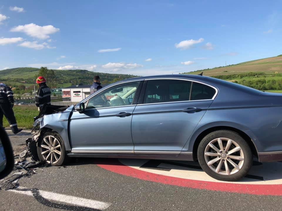 Accident în lanț în comuna clujeană Vâlcele. Un șofer a fost transportat la spital