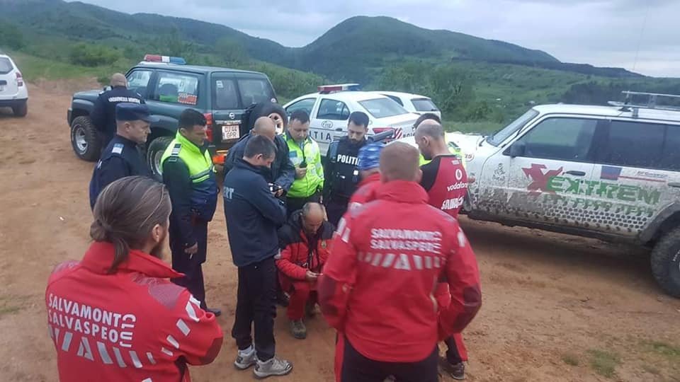 Tată şi copil de 8 ani, rătăciţi în zona lacului Tarnița. Pe urmele lor, poliţişti, jandarmi, salvamontişti şi voluntari CERT
