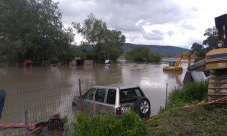 Ploile au făcut prăpăd la Cluj. Bilanț drumuri și gospodării inundate