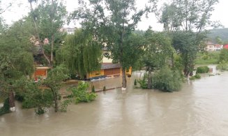 Ploile au făcut prăpăd la Cluj. Bilanț drumuri și gospodării inundate