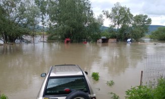 Ploile au făcut prăpăd la Cluj. Bilanț drumuri și gospodării inundate