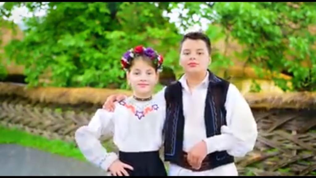 Anchetă în cazul copiilor care cântă în melodia populară pro-PSD
