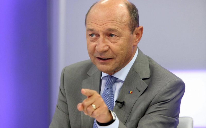 Băsescu, după ce a aşteptat la coadă să voteze: „E un semn bun!”