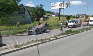 Accident cu răniți în Vâlcele. O mașină s-a dat peste cap. Trafic îngreunat