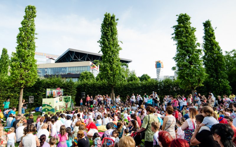 O zi de vineri, în Iulius Parc: teatru de păpuși și cinema în aer liber