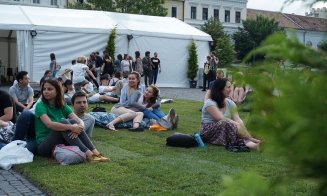 Cluj Never Sleeps continuă: picnic în Unirii, silent party  sau expoziţia absolvenţilor UAD