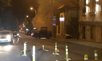Maşină cuprinsă de flăcări în centrul Clujului. A ars ca o torță