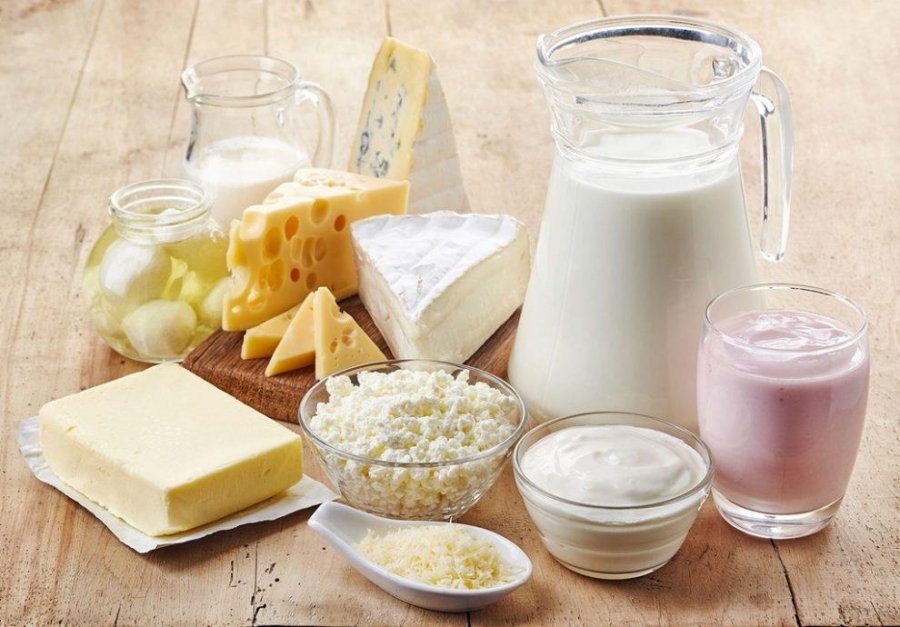 Dieta cu lactate „topeşte“ colăceii de pe abdomen. Ce să consumi la fiecare masă