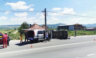 Accident în Cluj: mașină răsturnată, un rănit