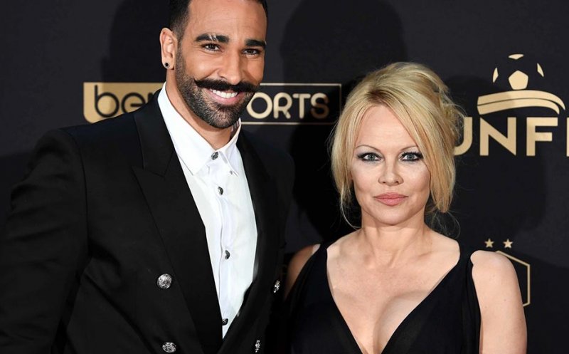 Pamela Anderson s-a despărţit de fotbalistul francez Adil Rami, pe care l-a acuzat că avea „o viaţă dublă”