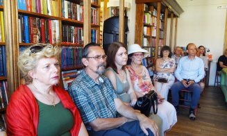 “Lumea bună” a literaturii din Cluj, la lansarea de carte a lui Alice Micu