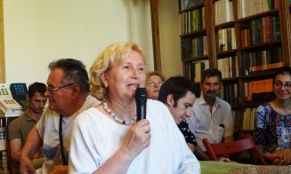“Lumea bună” a literaturii din Cluj, la lansarea de carte a lui Alice Micu