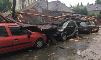 Clujul a fost sub COD ROŞU  de furtună! Bilanţul ISU: acoperişuri smulse, arbori şi stâlpi căzuţi pe maşini şi drumuri