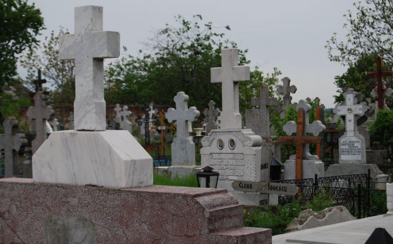 Cresc salariile pentru paznicii din cimitire clujene și pentru gropari