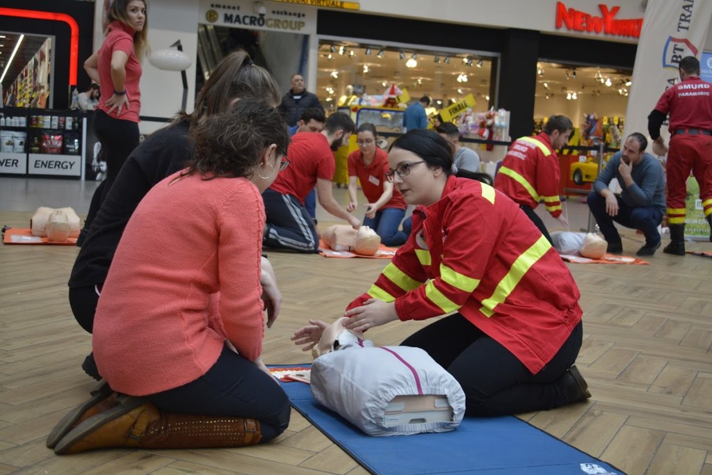 Maratonul resuscitării la Cluj. Cursuri gratuite de prim ajutor în Parcul Central