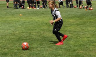 Are 8 ani şi vrea să joace la campioana României / Este singura fată înscrisă la Juventus Camp