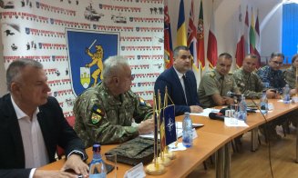 Bate vântul prin cazărmile Clujului. "Vrem să facem mai atractivă haina militară"