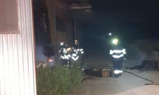 Incendiu la o hala din Baciu
