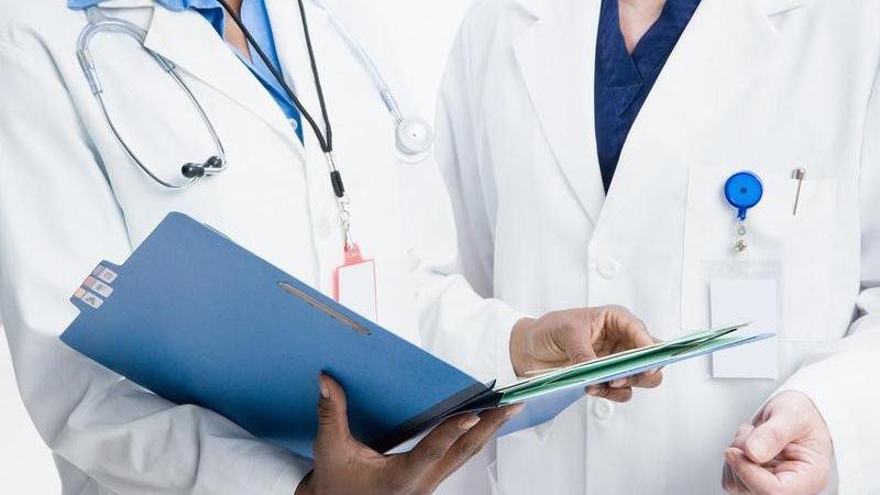 Facultatea de Medicină din Cluj, luată cu asalt de absolvenţii de liceu. Atraşi de salarii şi dornici să ajute oamenii