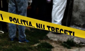 Descoperire macabră în Floreşti. Cadavrul unui bărbat, scos dintr-un şanţ de 1.5 m
