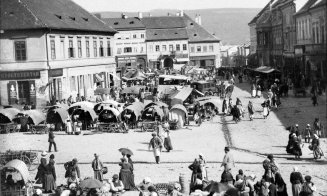 Cum arăta Clujul în secolul al XIX, într-o expoziție inedită.  Stârnim curiozitatea cu Piaţa Unirii în zi de târg