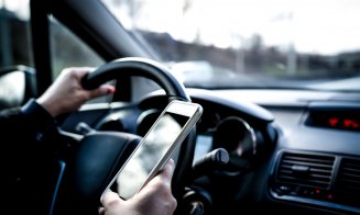 Gata cu telefonul la volan! Noi reguli pentru șoferi