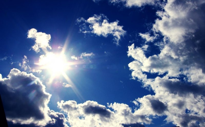Vești noi de la meteorologi. Cât mai ține vara