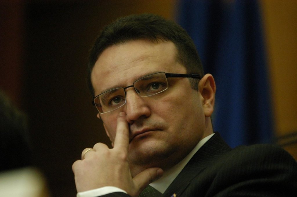 Fostul șef al SRI, clujeanul George Maior, audiat la DNA într-un dosar de corupţie