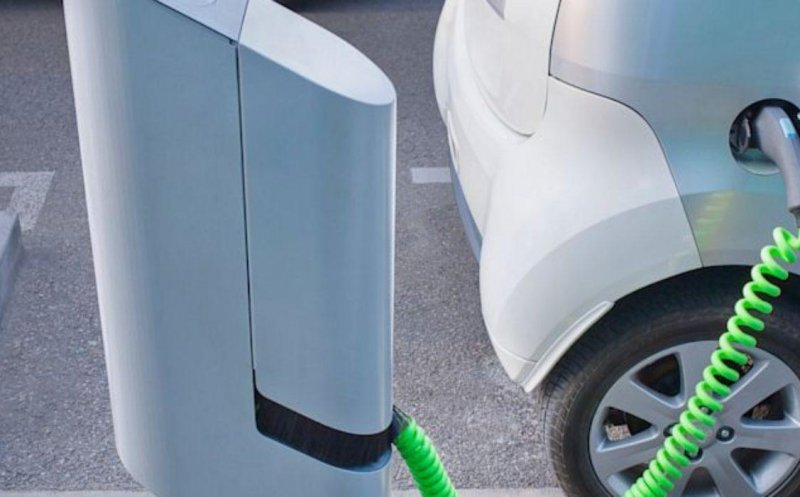 Două mari companii auto negociază dezvoltarea unui vehicul electric în Europa